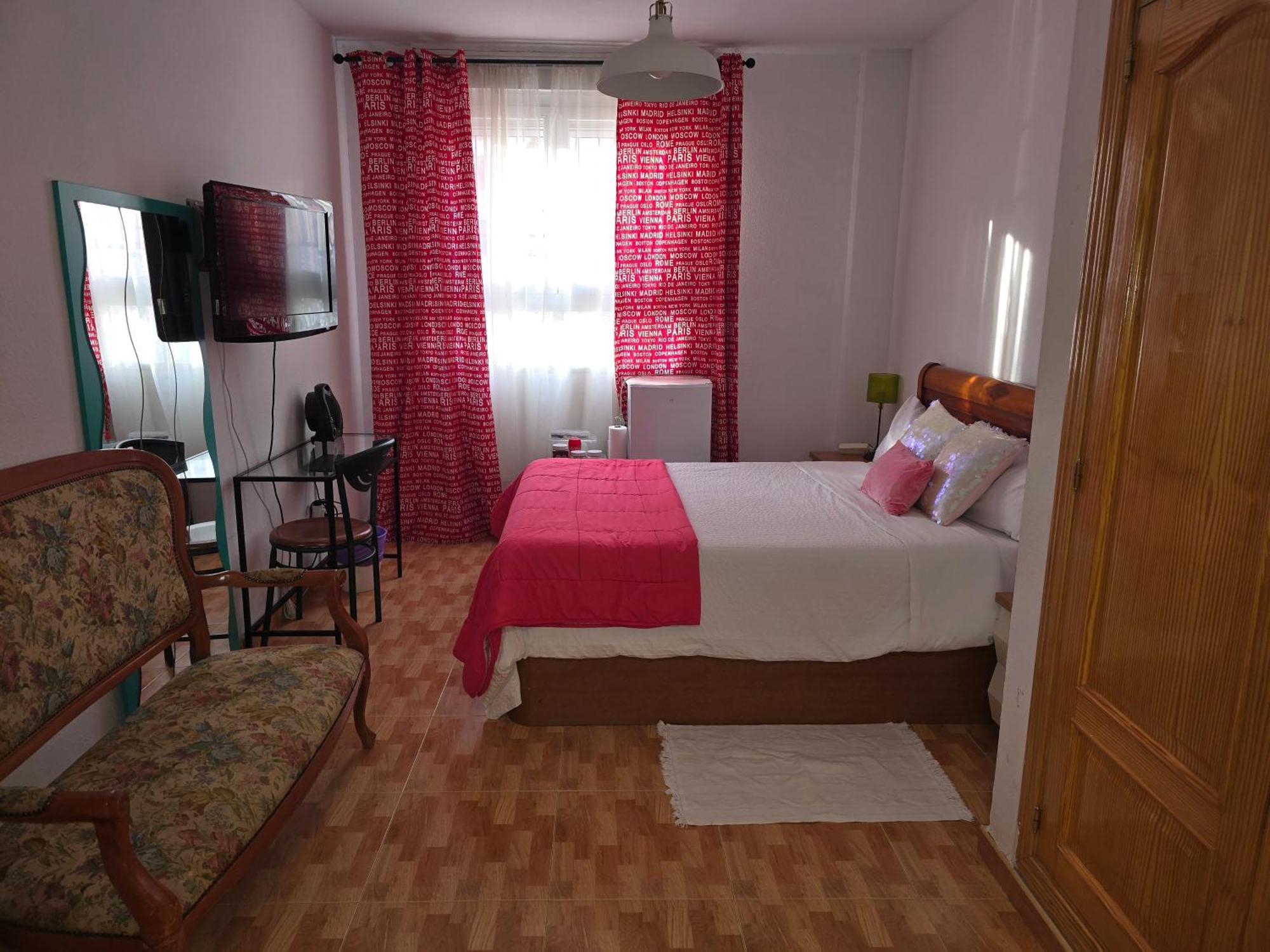 Acogedoras Habitaciones En Madrid Habitación foto