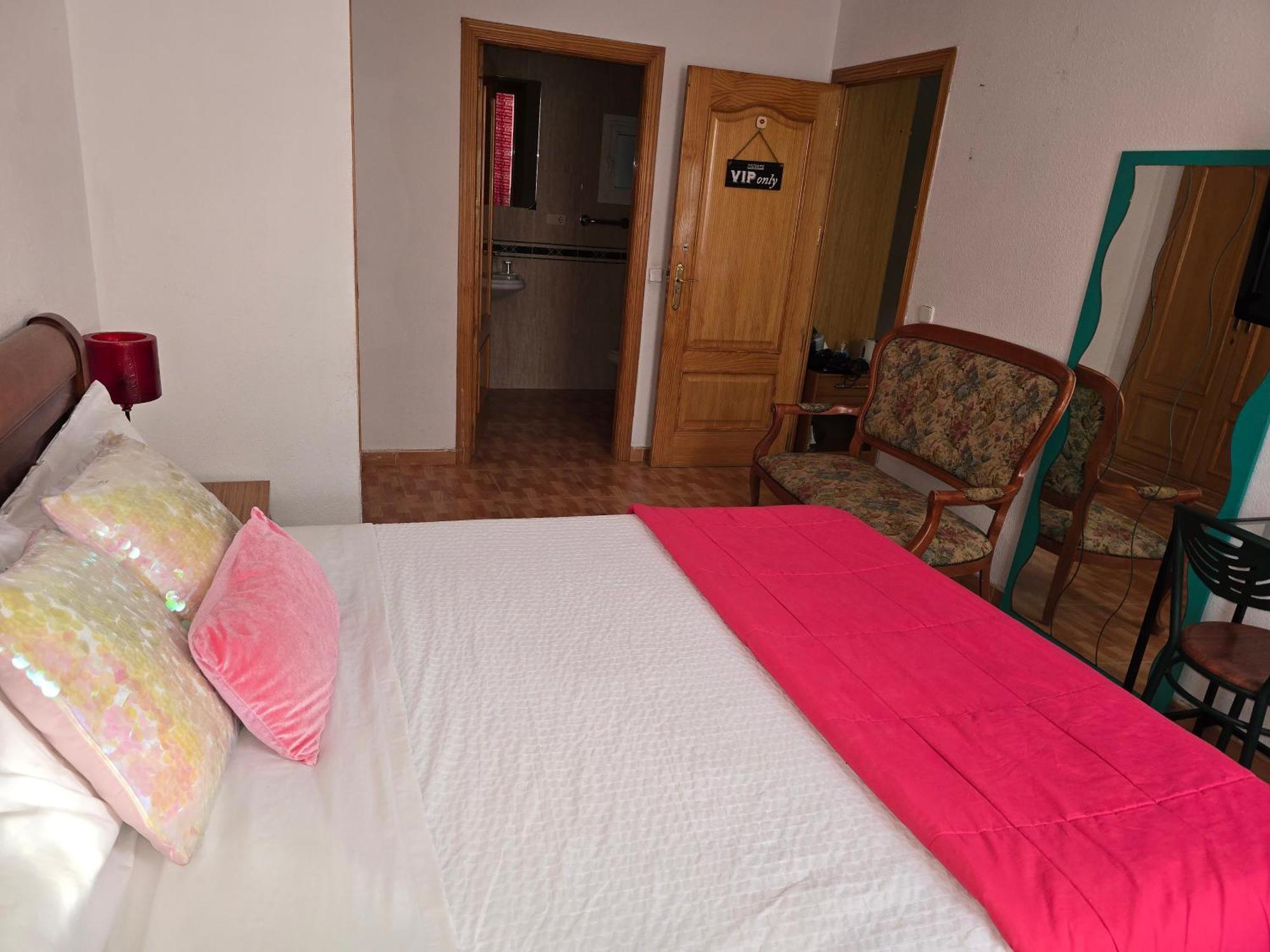 Acogedoras Habitaciones En Madrid Habitación foto